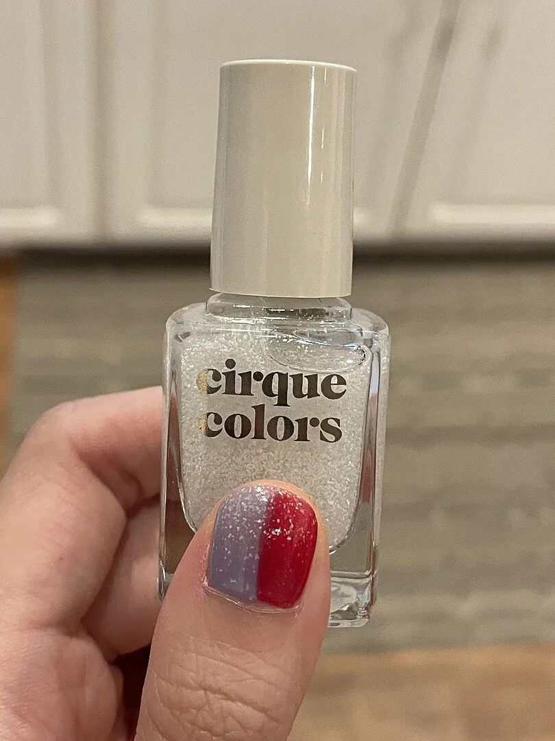Cirque Colors Snow Angel nagellack vit glittertopper