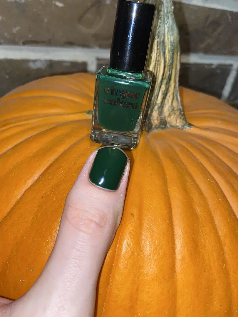 Cirque Colors McKittrick nagellack mörkgrön crème