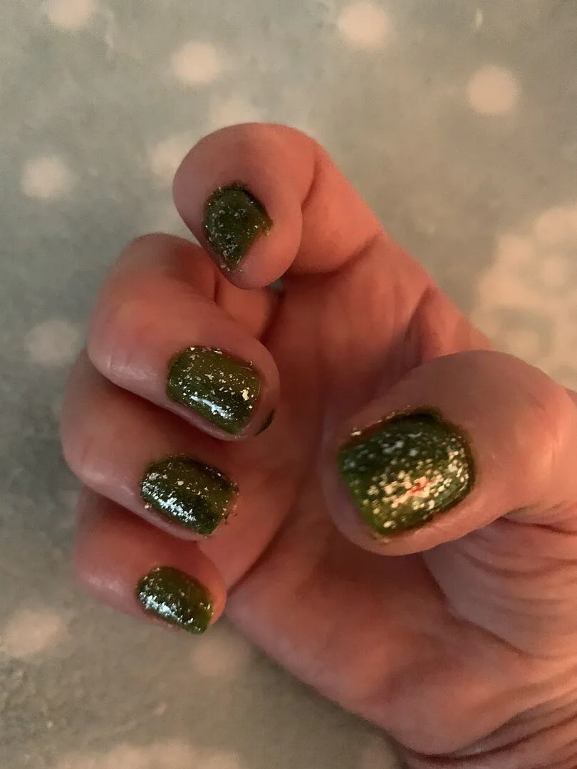 Cirque Colors Silver Lining nagellack silver flakes topper