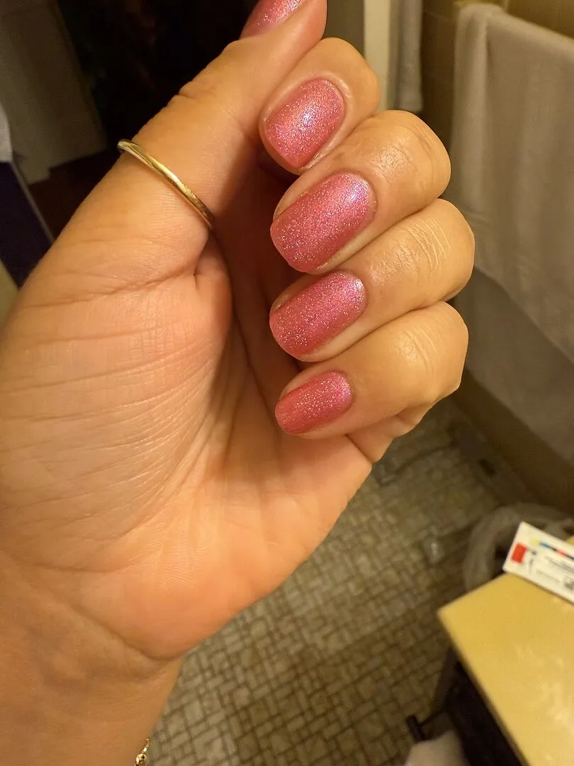 Cirque Colors Pinky’s Up nagellack magenta holografisk shimmer