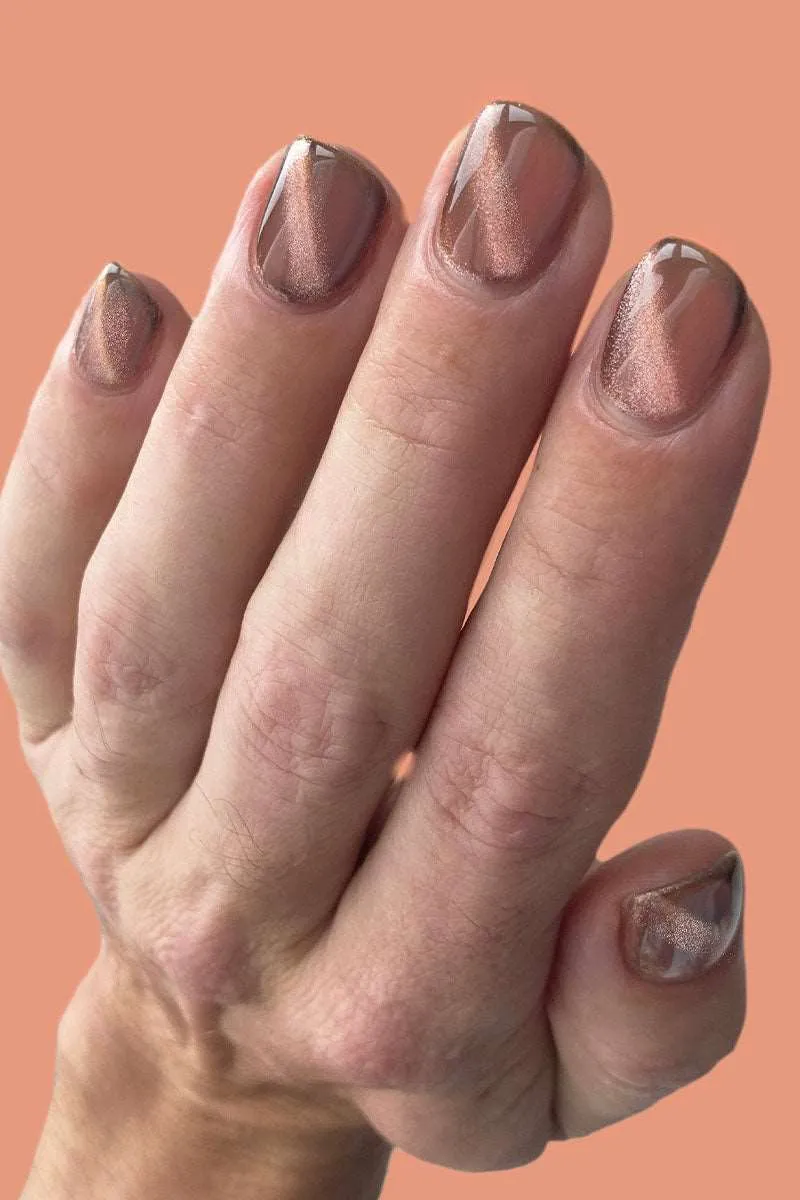Cirque Colors Lyra nagellack magnetisk taupe
