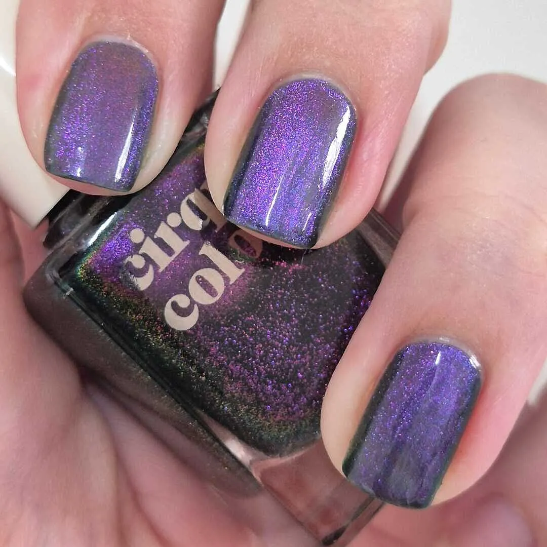 Cirque Colors Folie à Deux nagellack – magnetisk grön