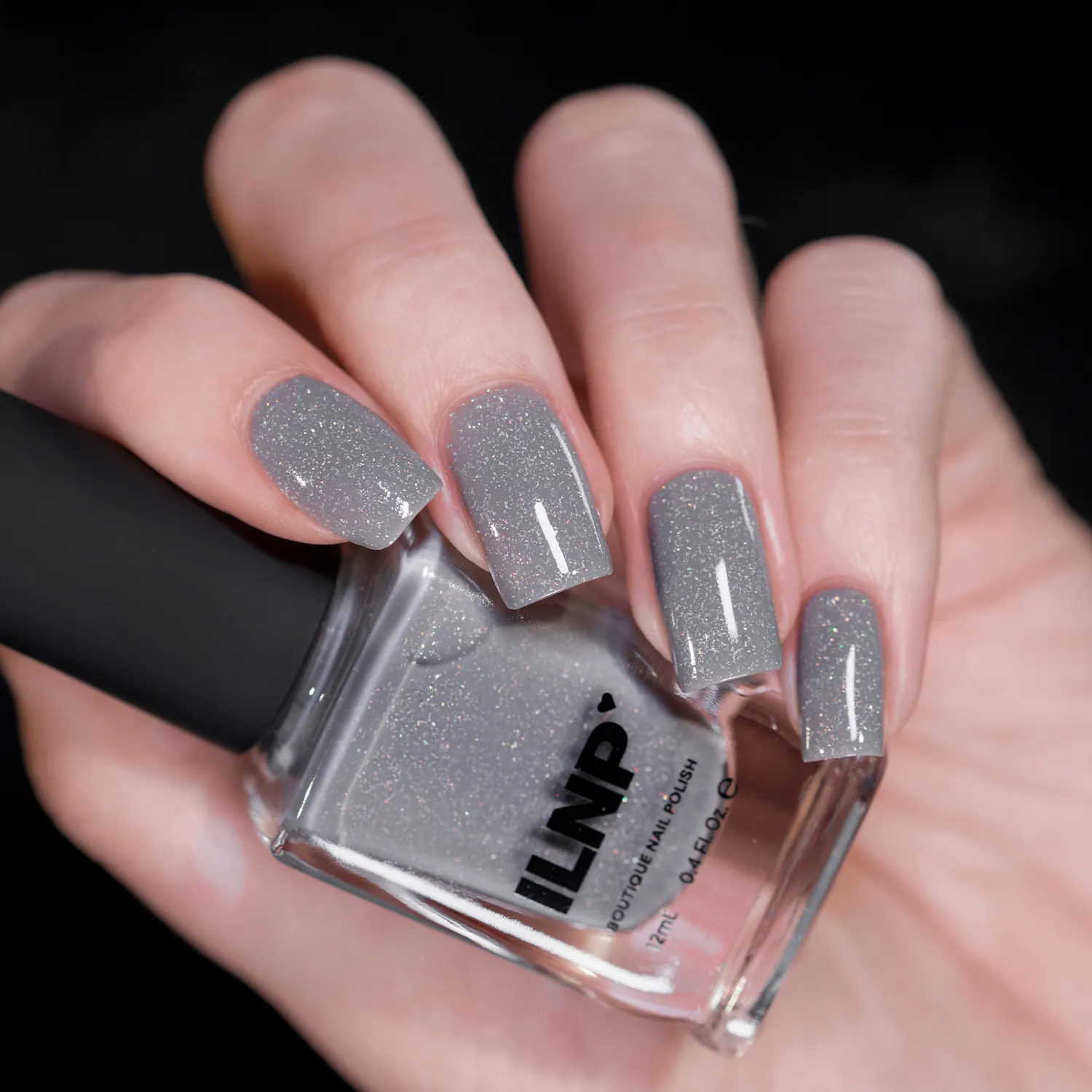 ILNP Sled Day nagellack ljusgrå jelly