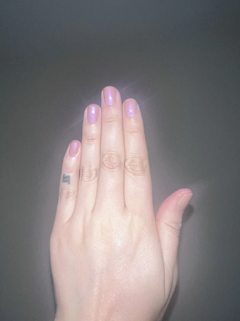 Cirque Colors Reverie nagellack mauve hologlitter