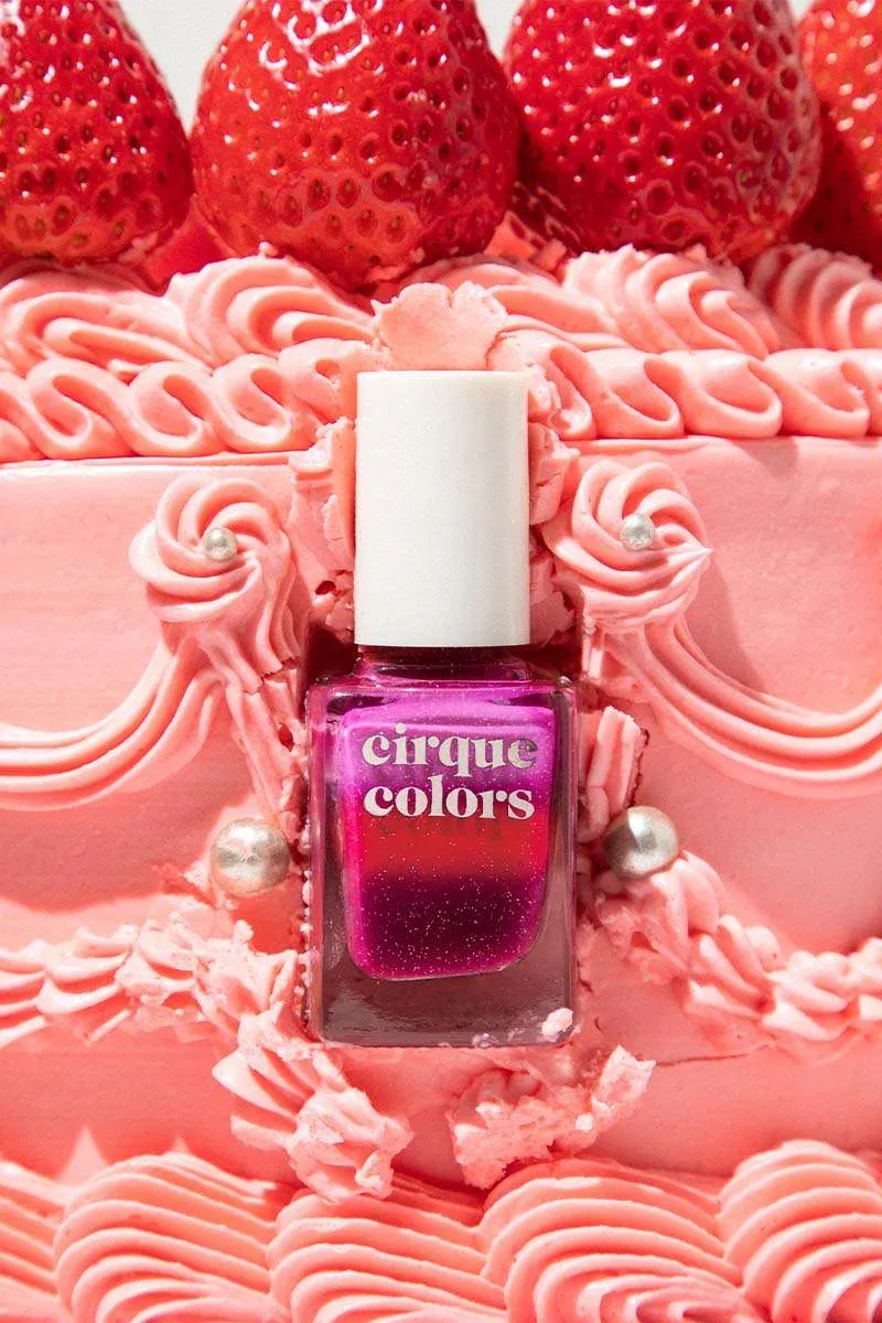 Cirque Colors Lost Berry nagellack termiskt röd-rosa