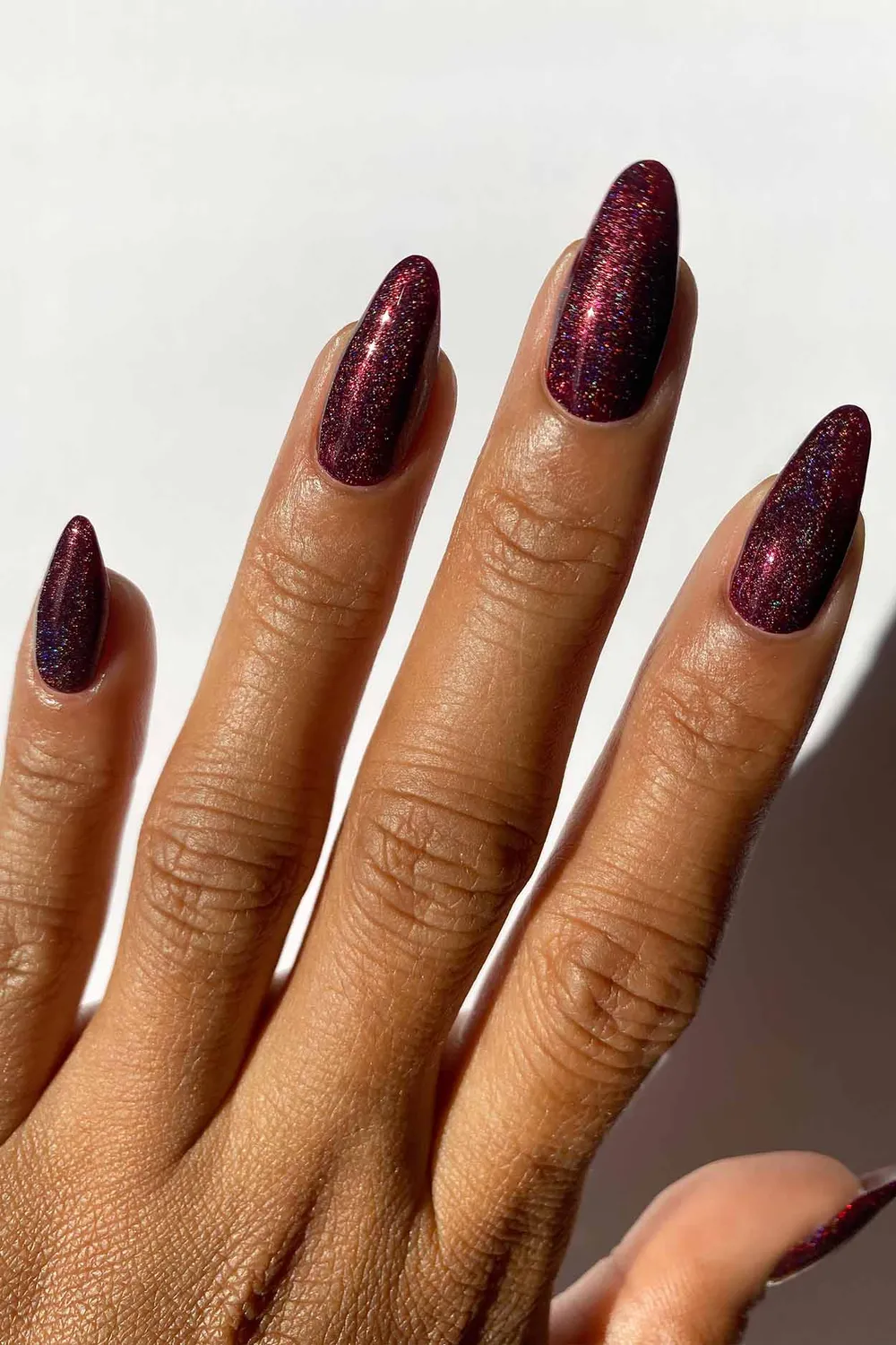 Cirque Colors Ambrosia nagellack holografisk röd