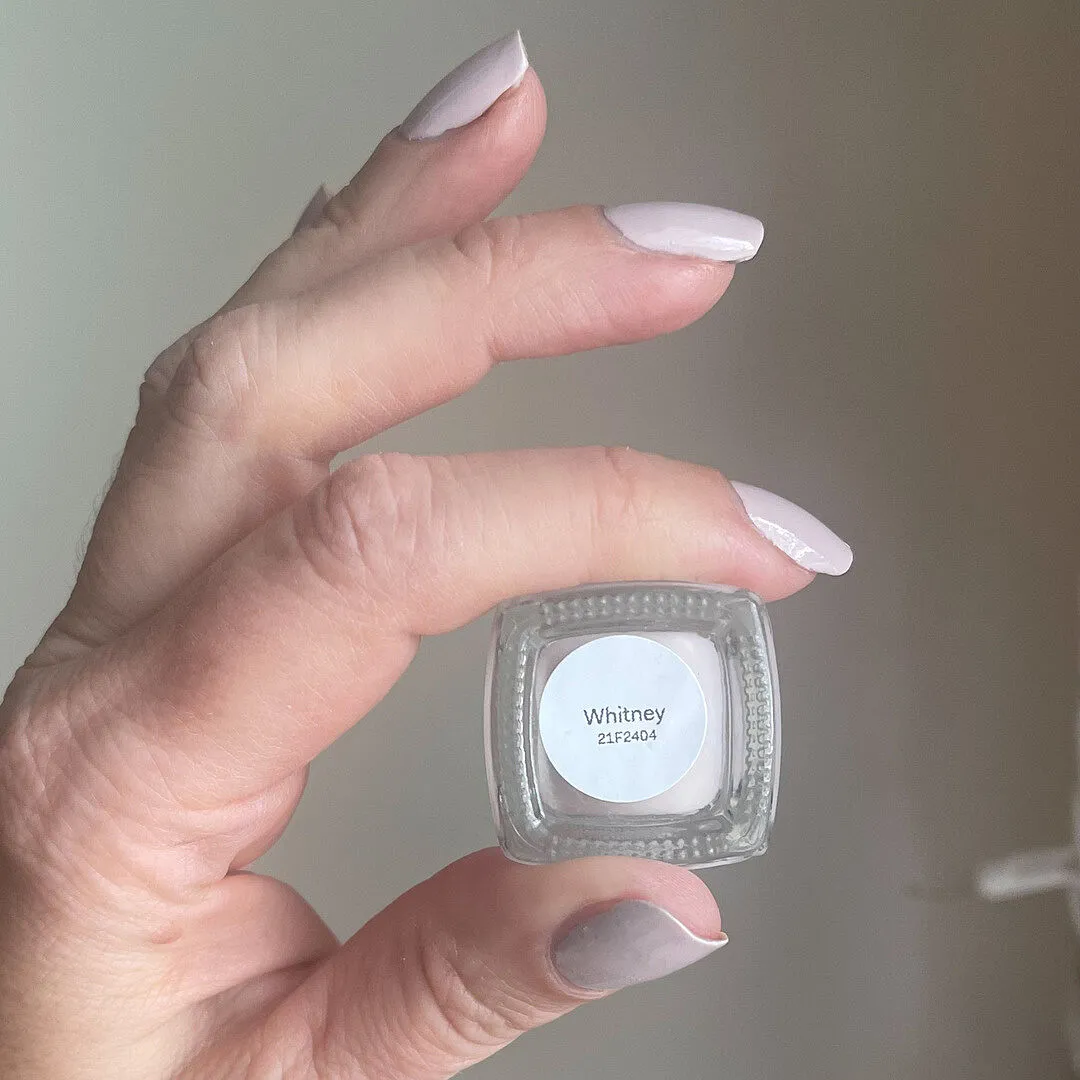 Cirque Colors Whitney nagellack dammig lilarosa crème