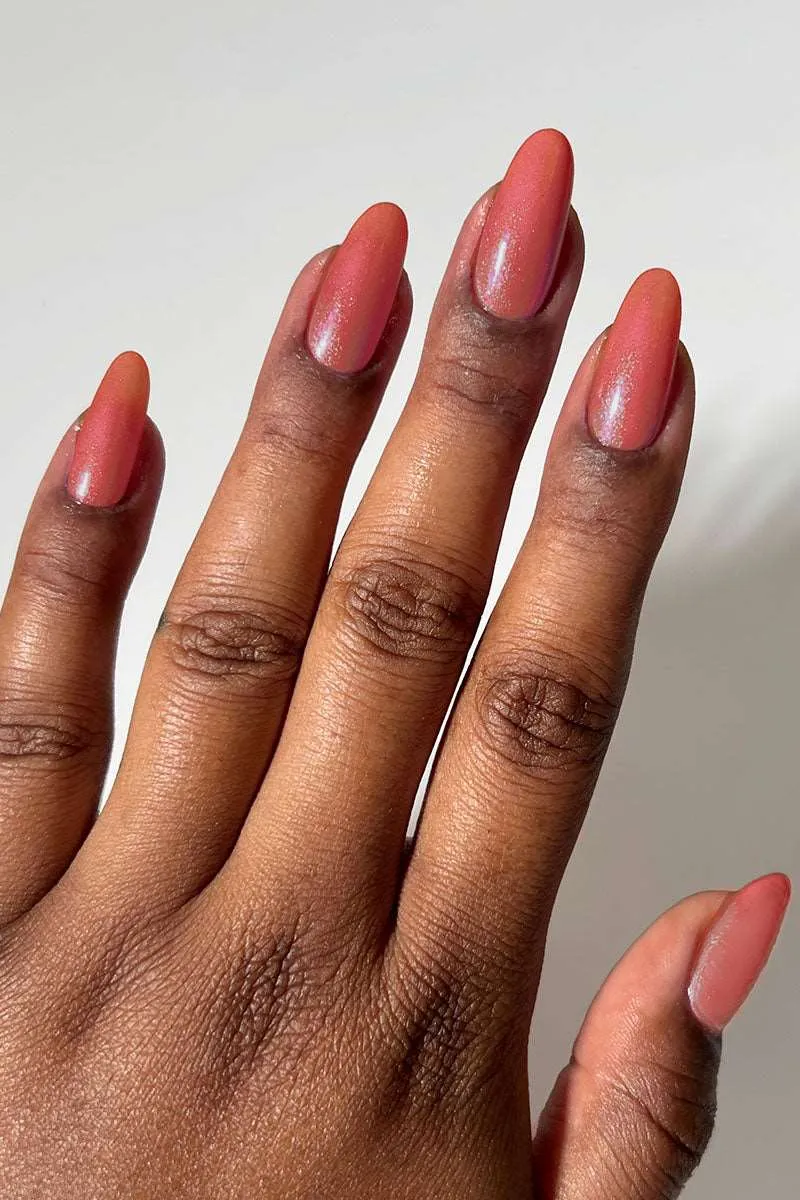 Cirque Colors Amour Propre nagellack thermal korallrosa