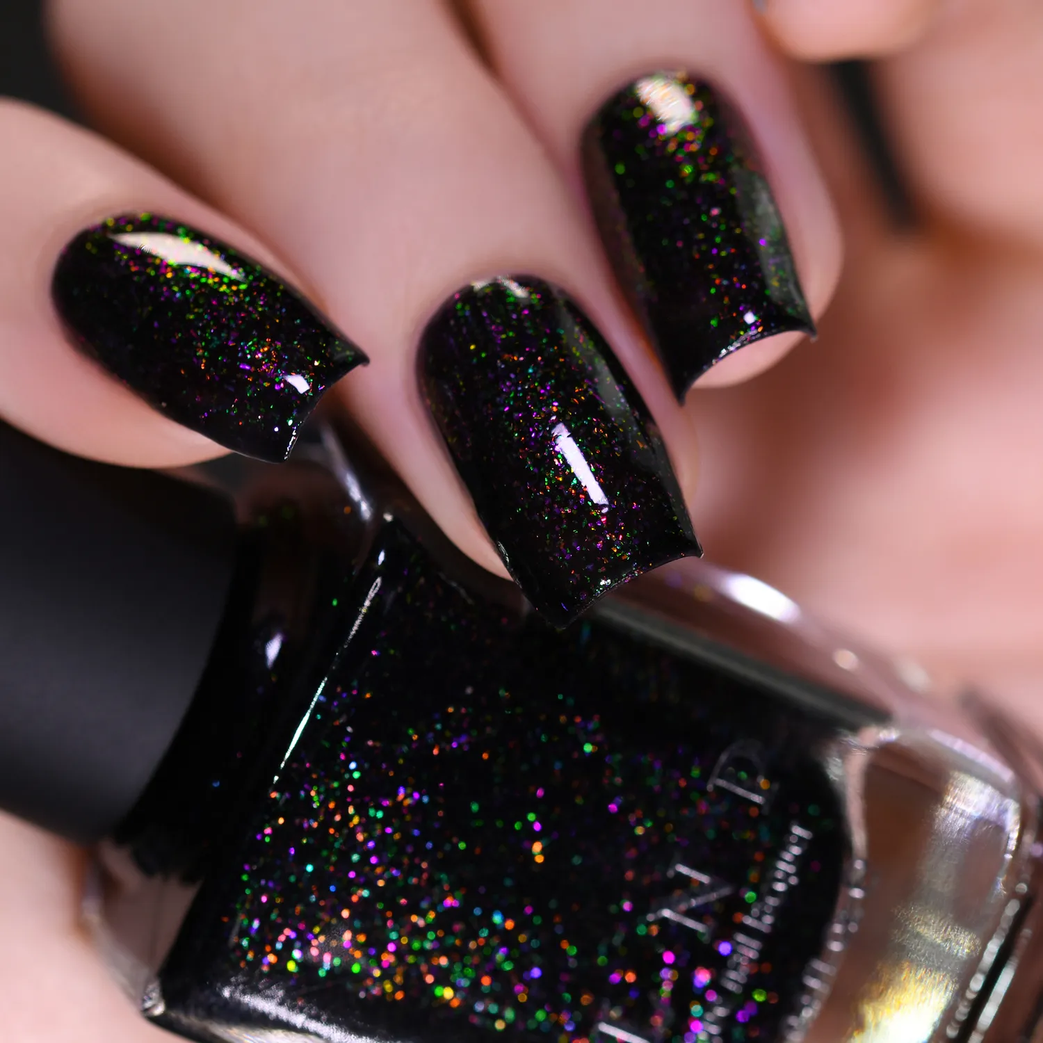 ILNP Cursed nagellack svart jelly shimmer