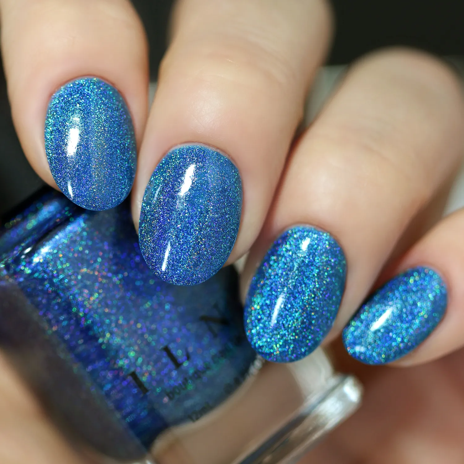 ILNP Daydream Serenity nagellack blått holo