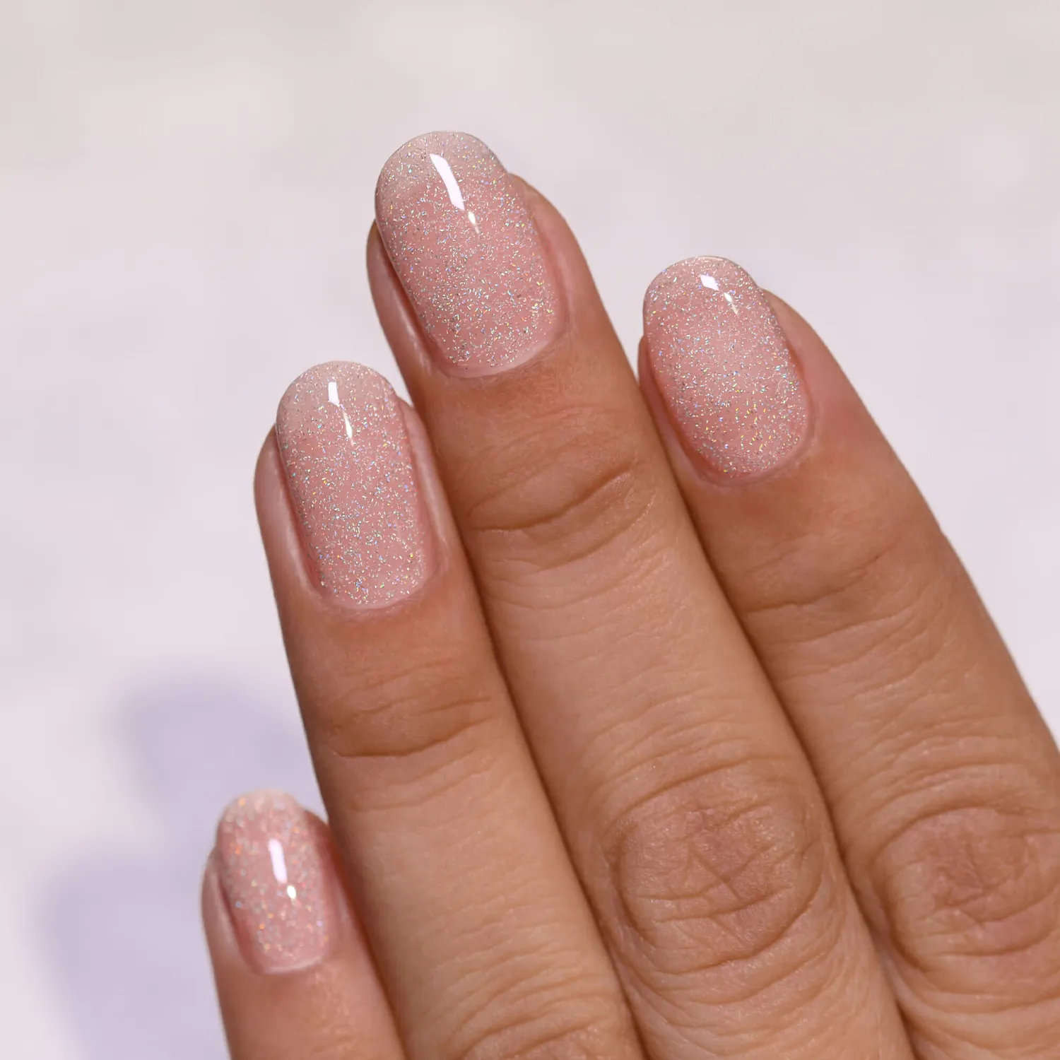 ILNP Sandy Baby nagellack persikobeige holografisk