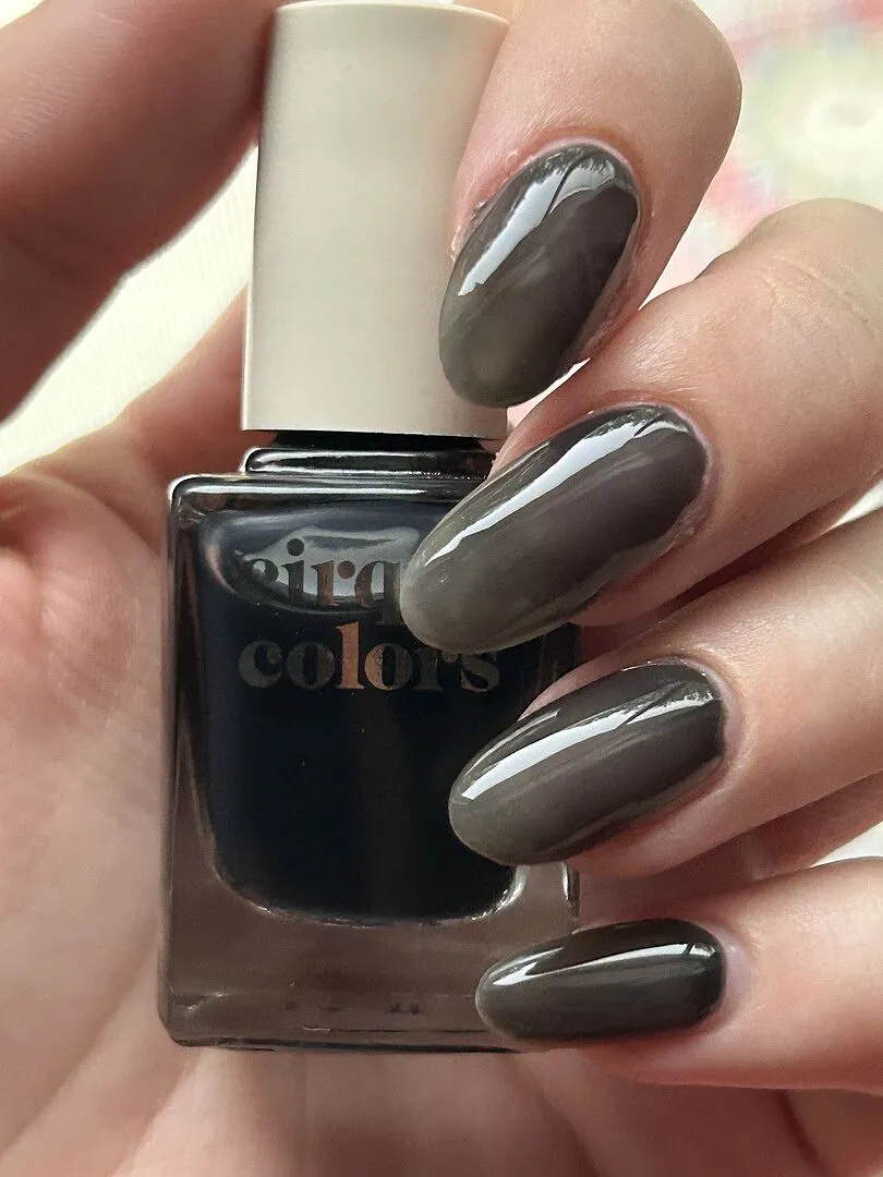 Cirque Colors NSFW Jelly nagellack svart transparent