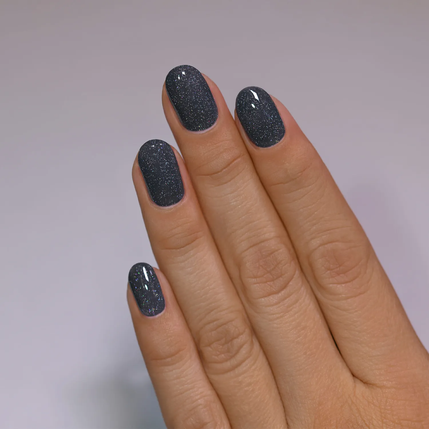 ILNP Winter Resort Reign nagellack grå holo
