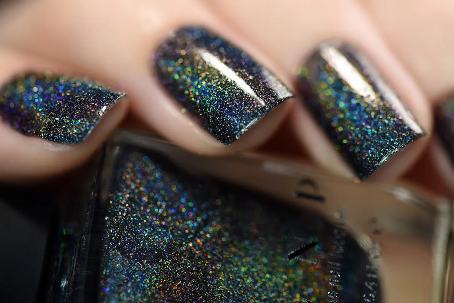 ILNP Missed Calls holografiskt nagellack svart