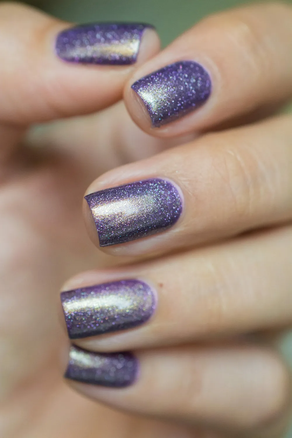 ILNP Art District nagellack lila holografiskt