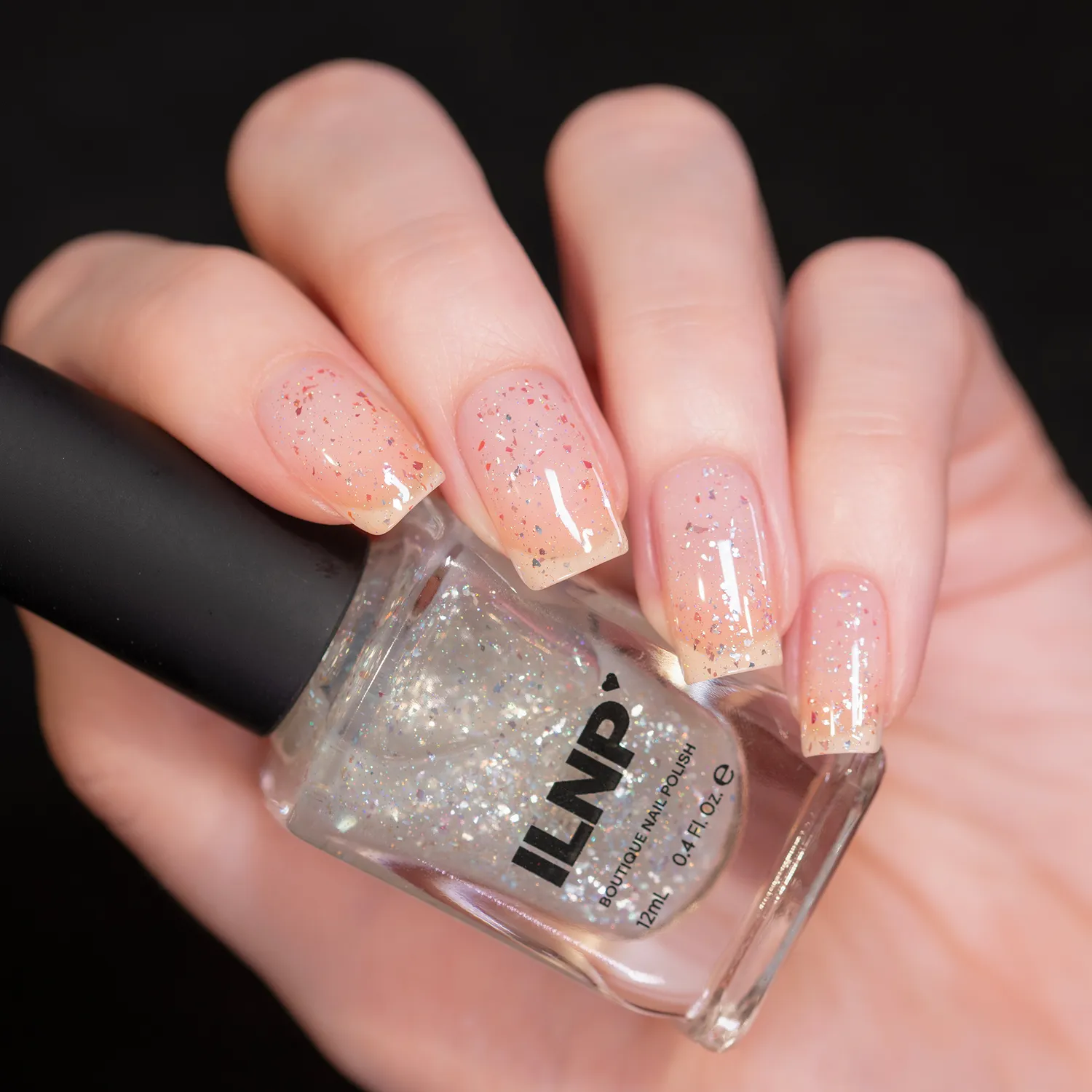 ILNP Spotlight nagellack topper flakes skimrande