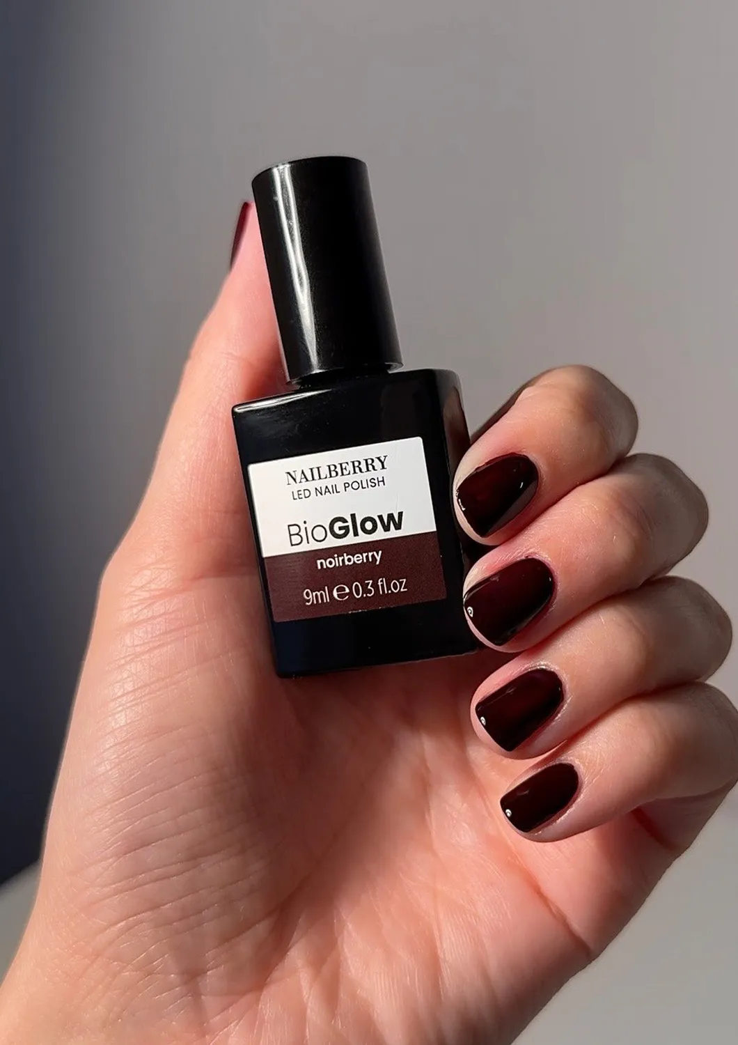 Nailberry BioGlow Noirberry gellack 9 ml mörkröd