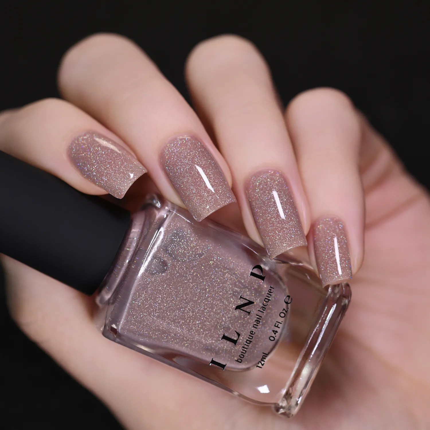 ILNP Prancer nagellack beige nude holografiskt