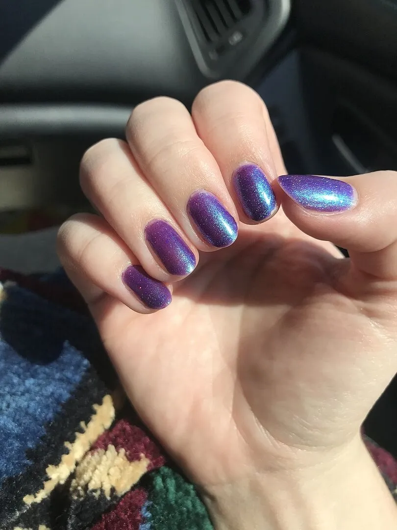 Cirque Colors Night Fever nagellack lila skimmer