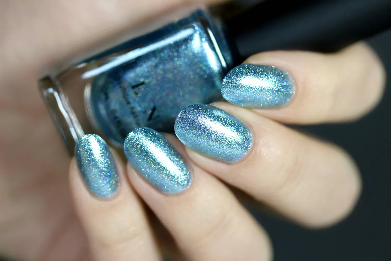 ILNP New Day nagellack isblå metallic
