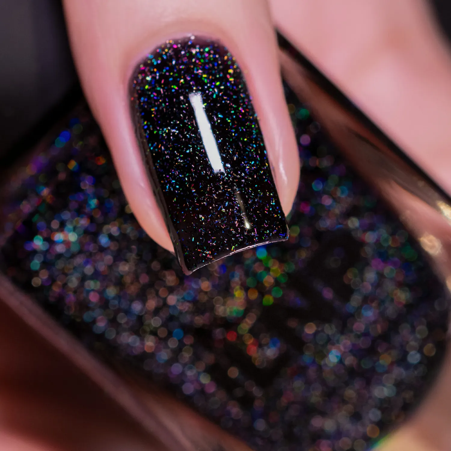ILNP Cityscape nagellack holografiskt svart