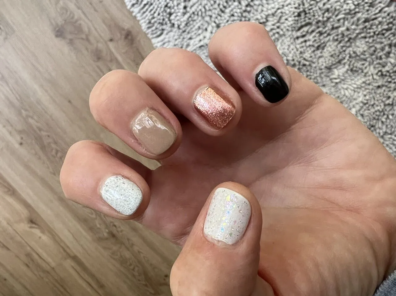 Cirque Memento Mori nagellack svart kräm