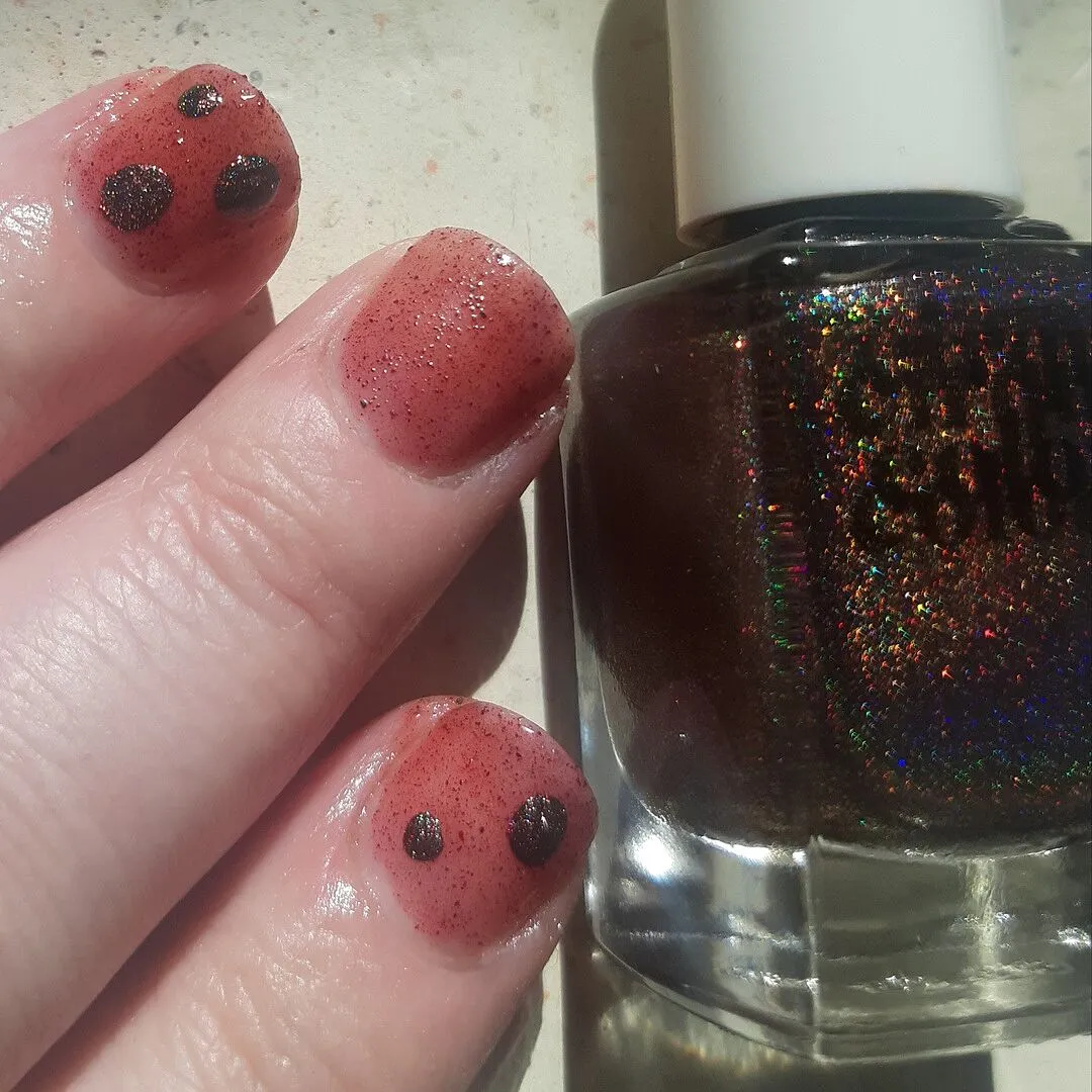 Cirque Colors Pony Up nagellack mörkbrun holografisk