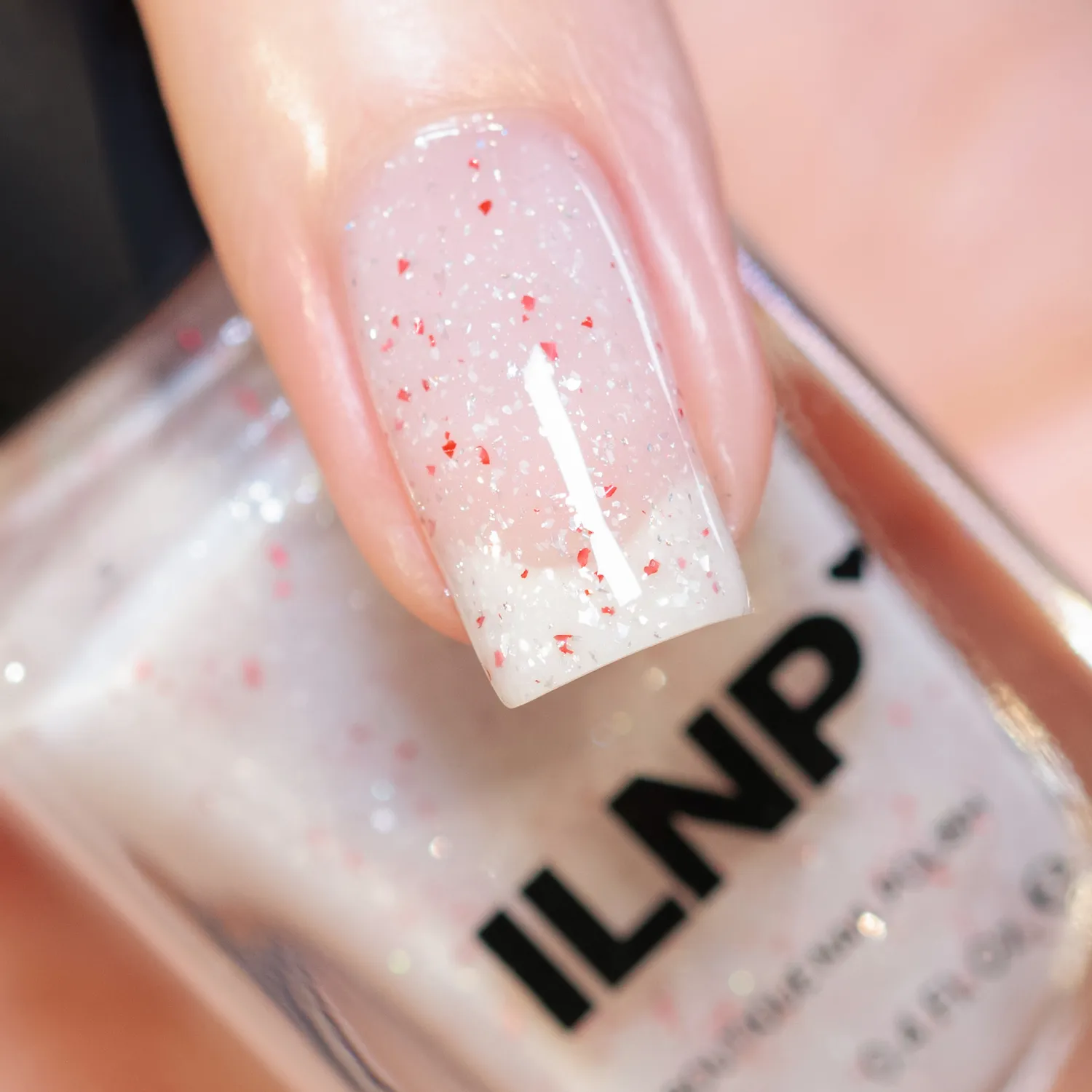 ILNP North Pole nagellack mjölkvit glitter