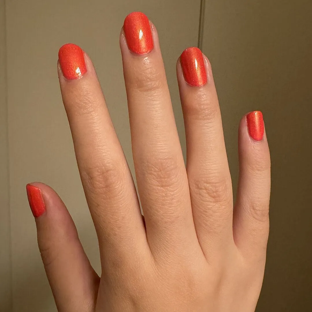Cirque Colors Day Tripper nagellack neon korall