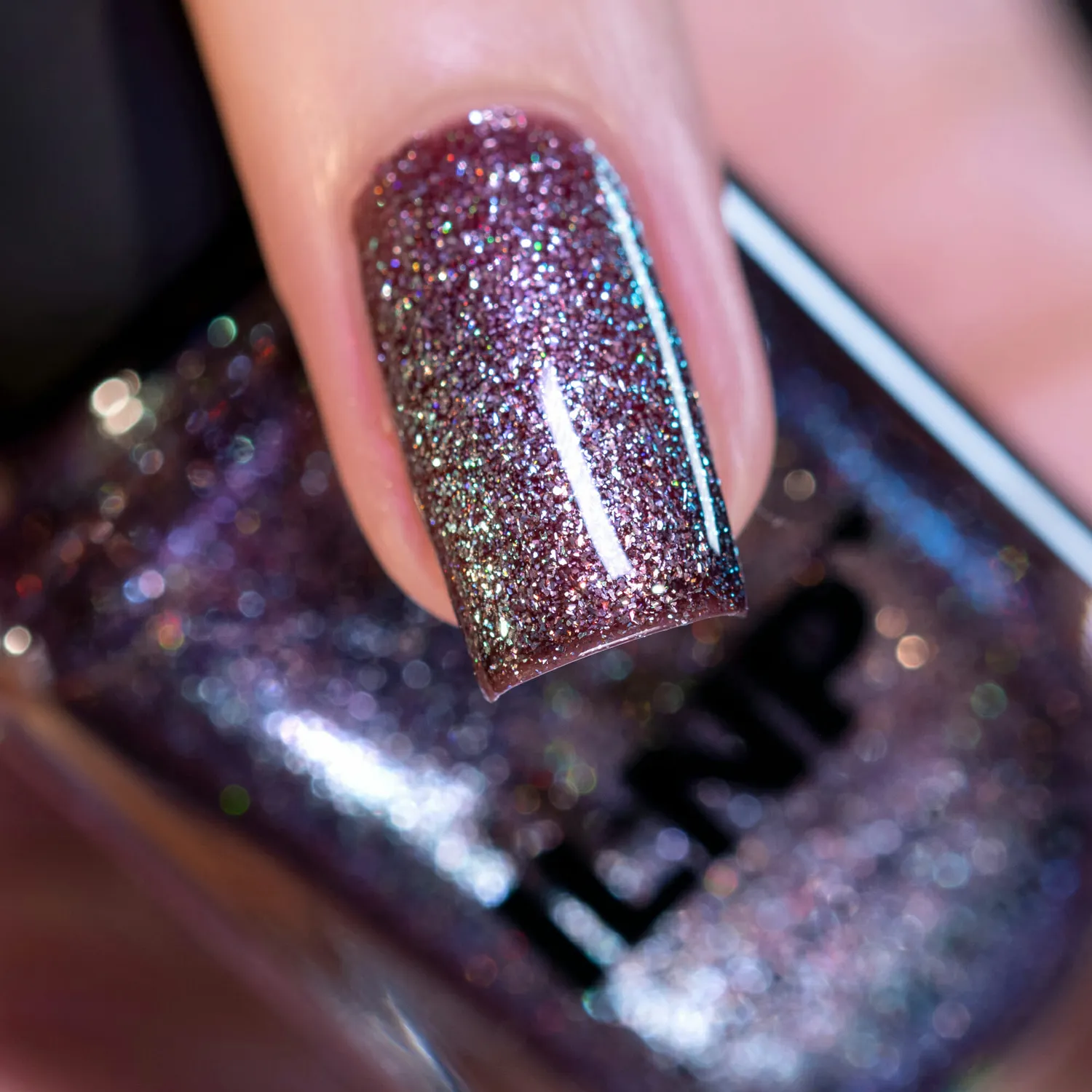 ILNP Cosmos Moondust nagellack silver holografiskt