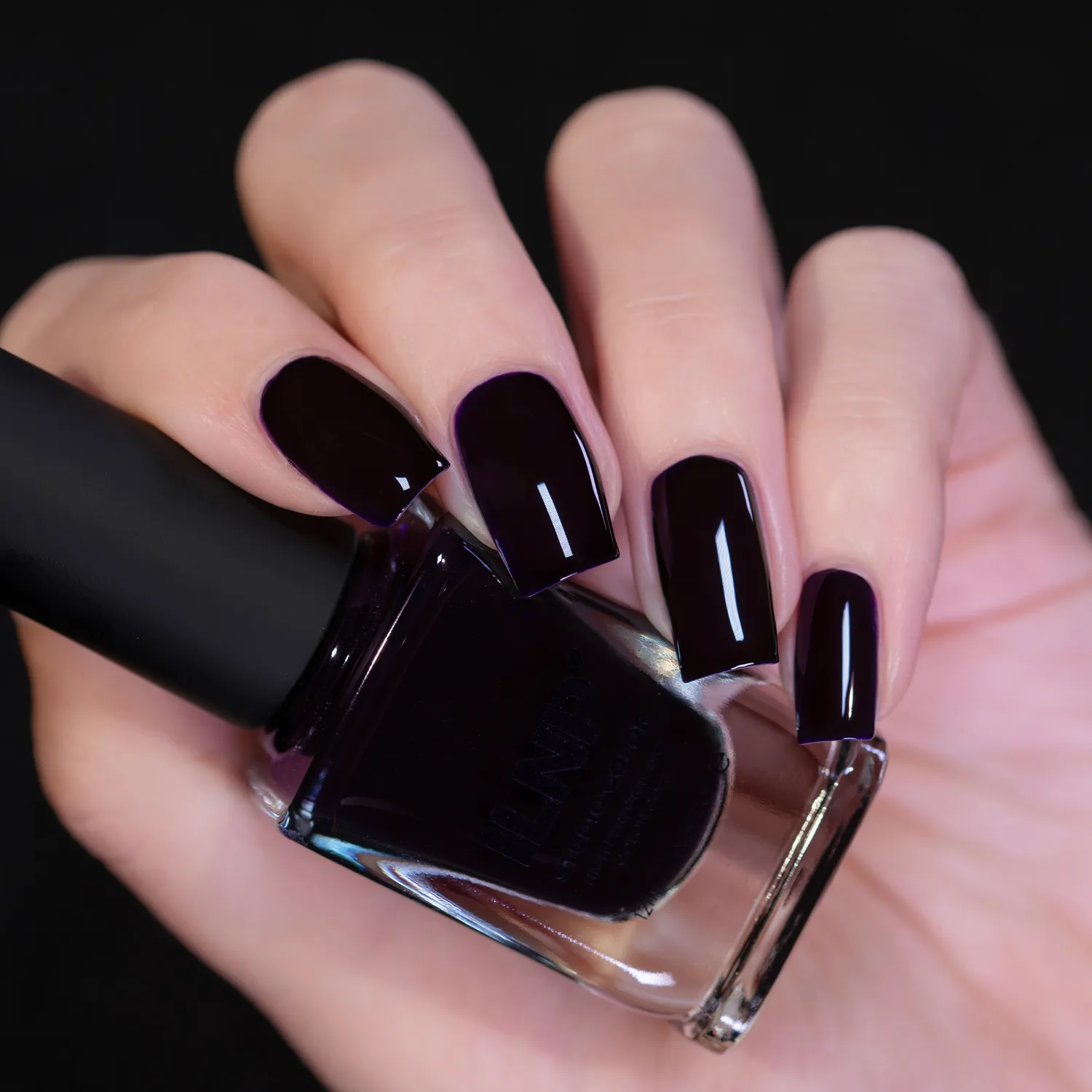 ILNP Nightshade nagellack mörk aubergine jelly