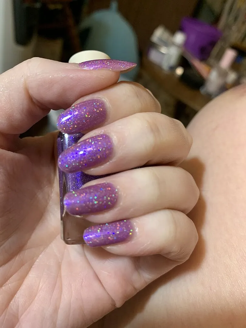 Cirque Colors Jammin Out shimmer nagellack druvlila holografisk