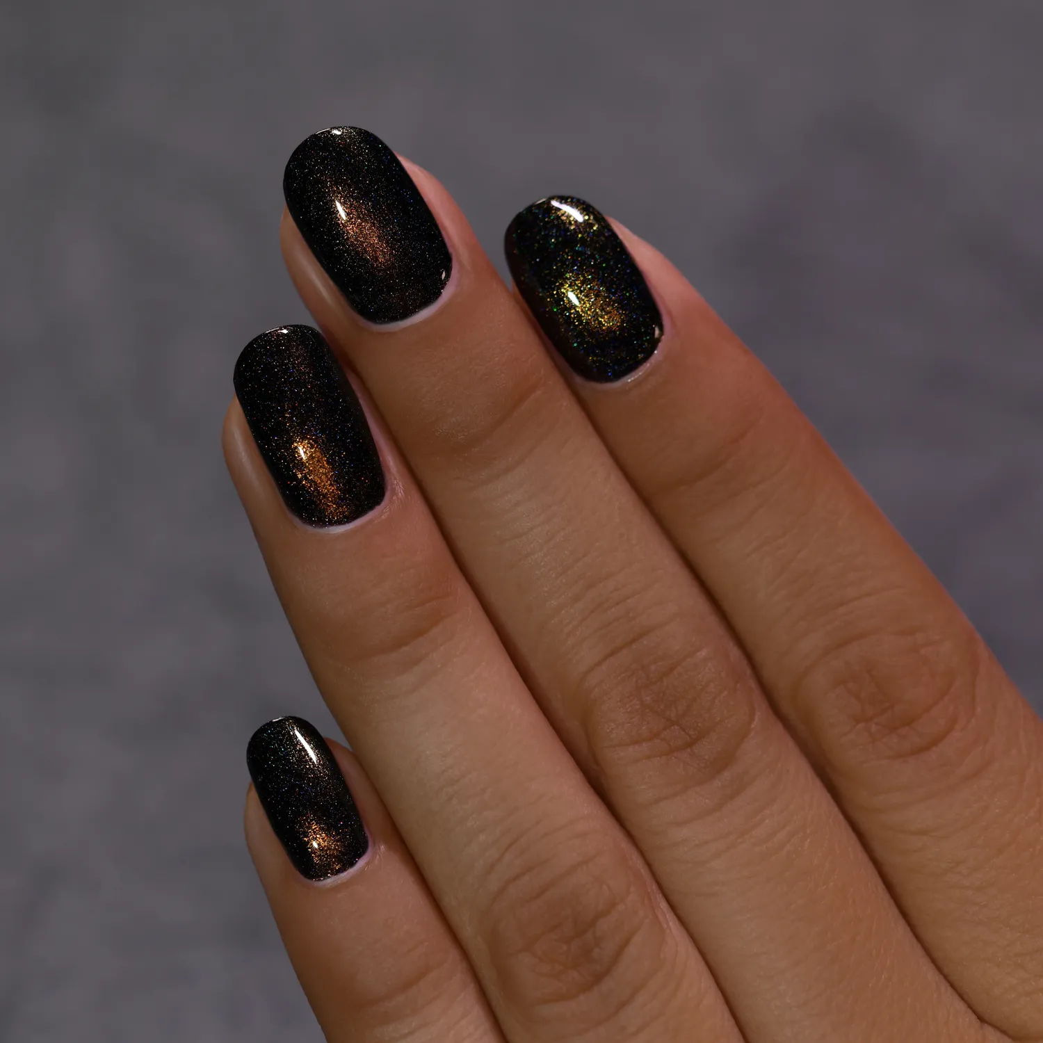 ILNP Shadow Grove nagellack svart holografisk