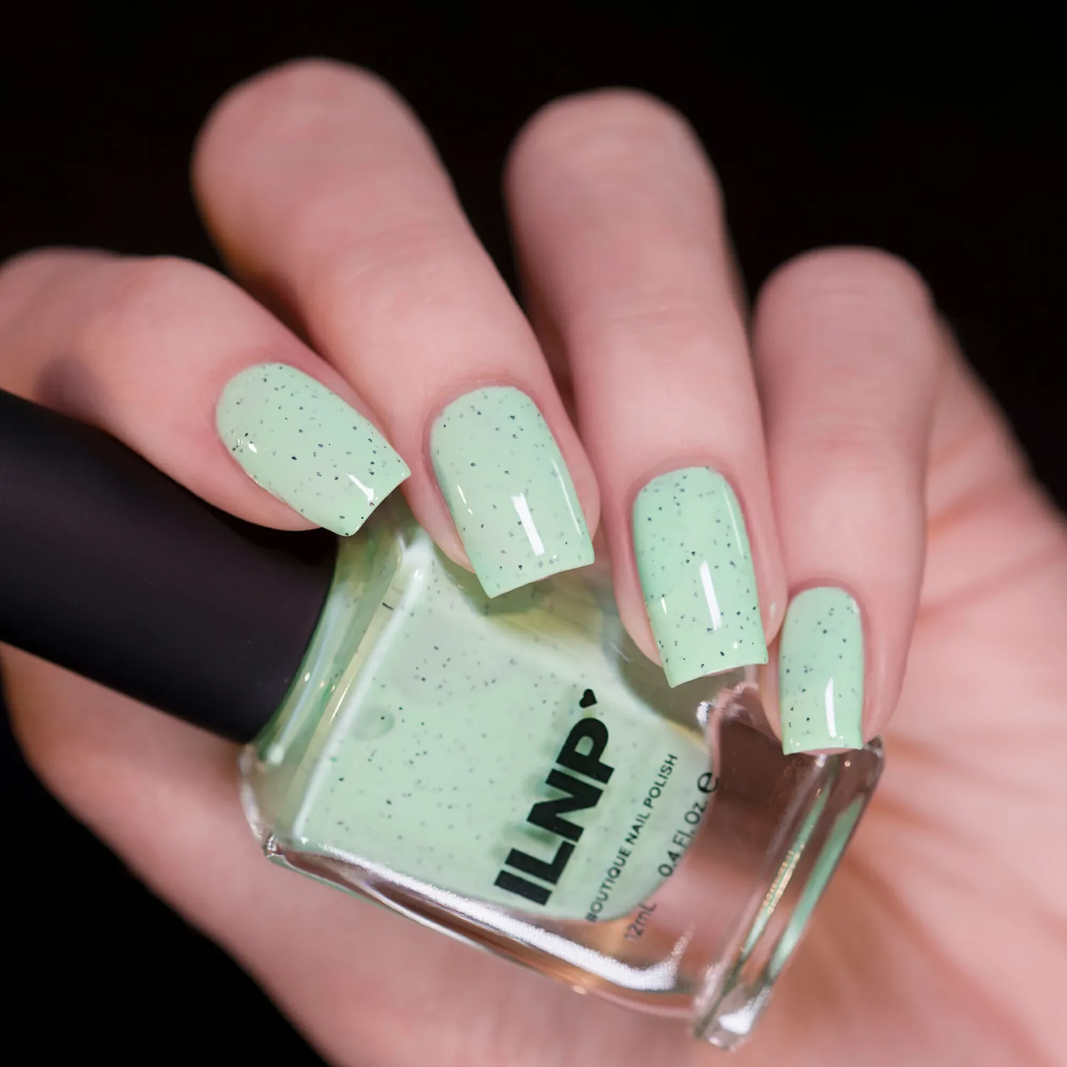 ILNP Mint Chip nagellack mint med flakes