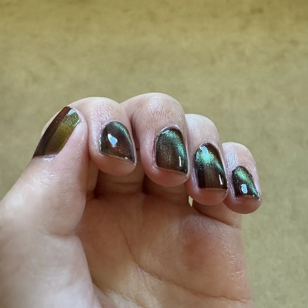 Cirque Colors Delusions of Grandeur nagellack magnetisk röd