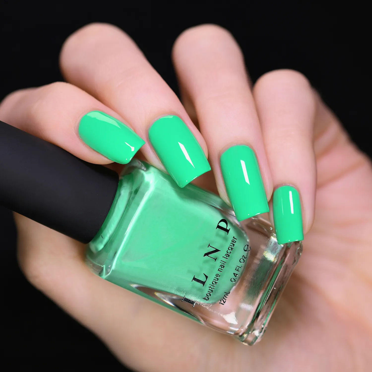 ILNP Bottoms Up nagellack ljusgrön kräm