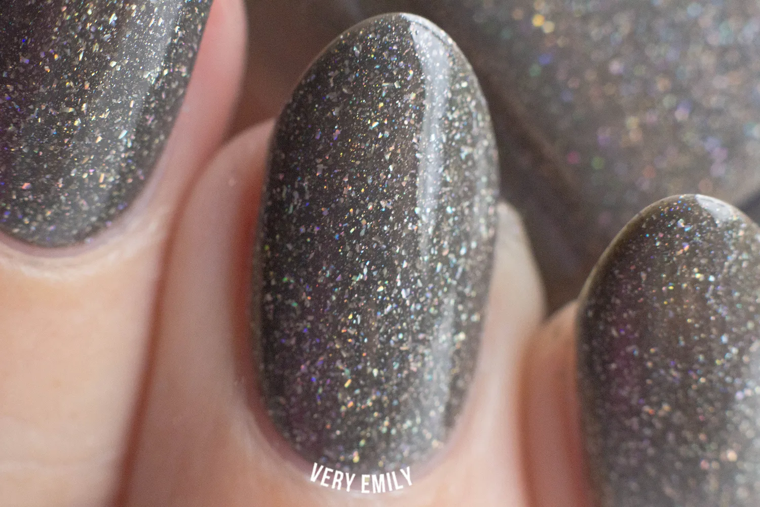ILNP Alexander nagellack olivgrön holografisk