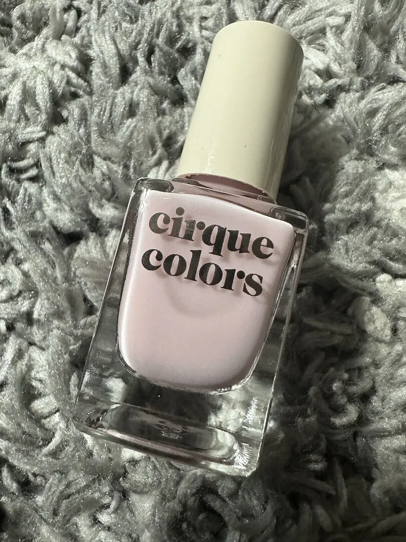 Cirque Colors Odette nagellack ljusrosa jelly