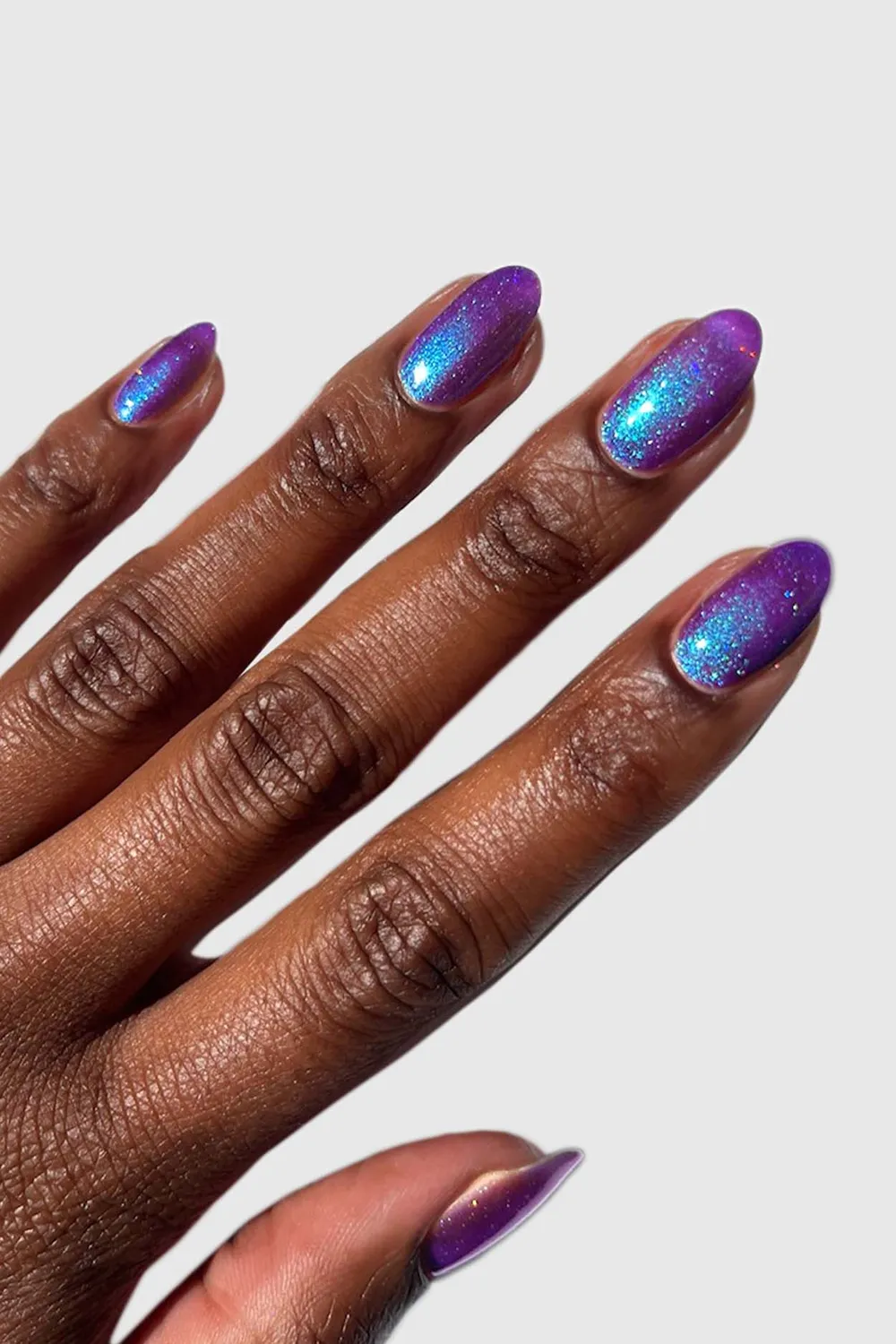 Cirque Colors Night Fever nagellack lila skimmer