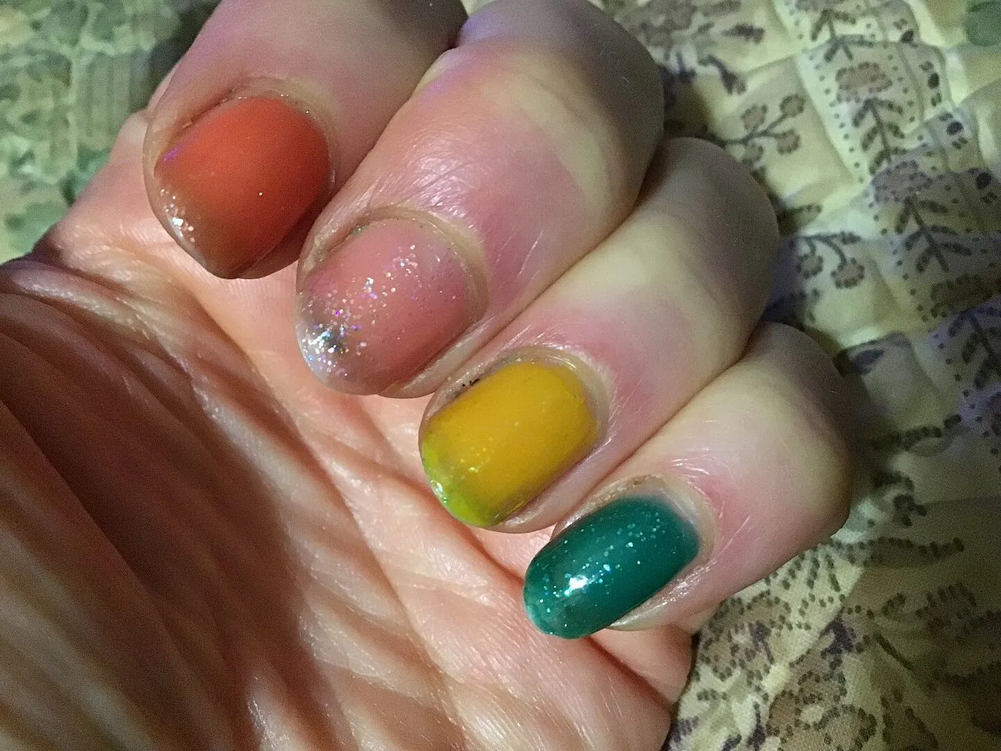 Cirque Colors Piña Jelly nagellack gul transparent