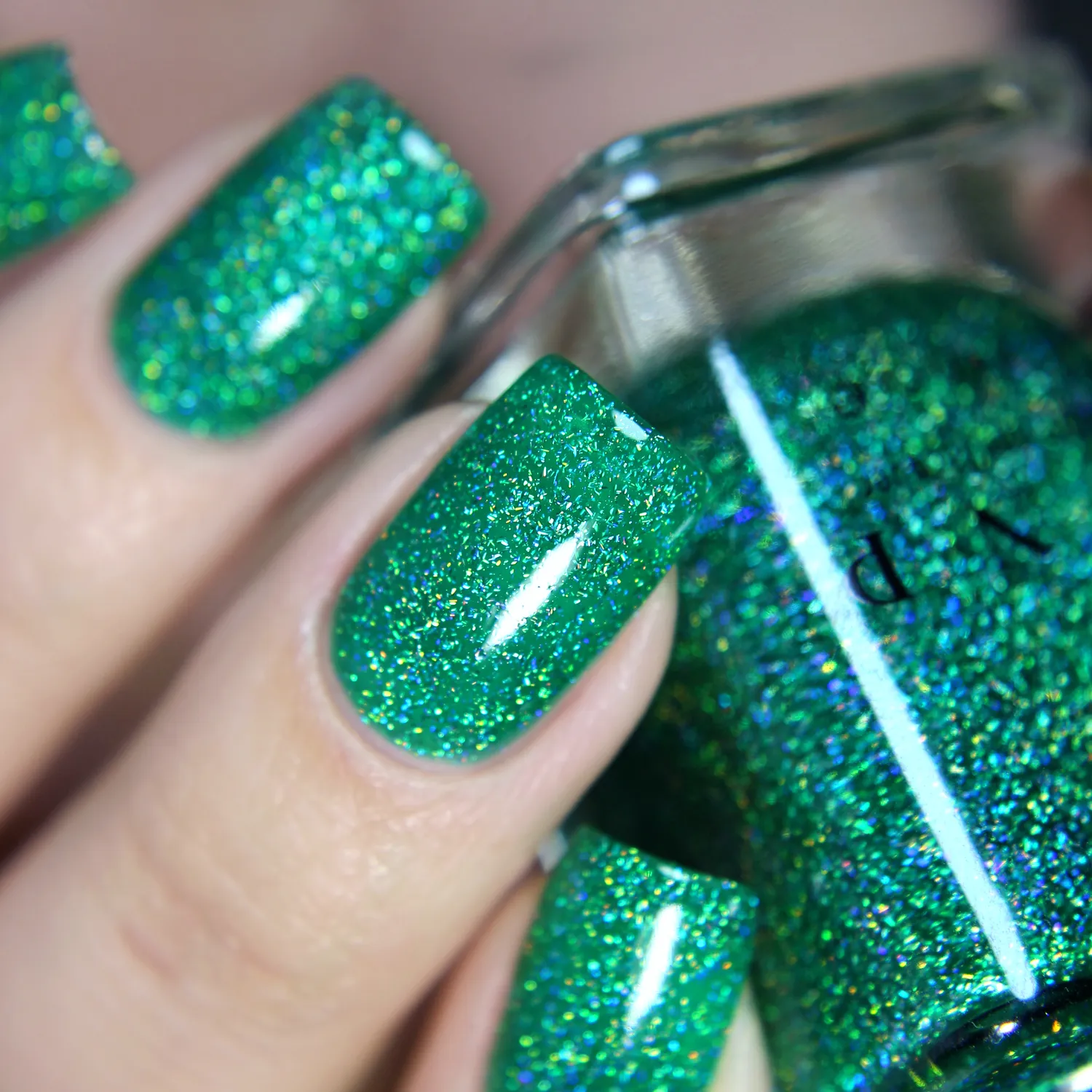 ILNP Hide and Seek nagellack grönt holo