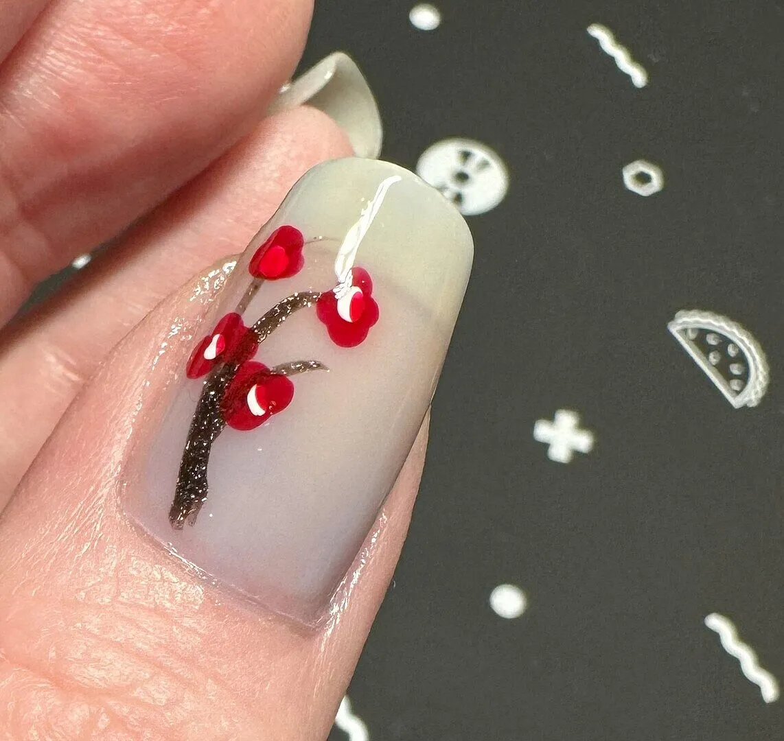 Cirque Colors Morningtide nagellack ljusblå sheer