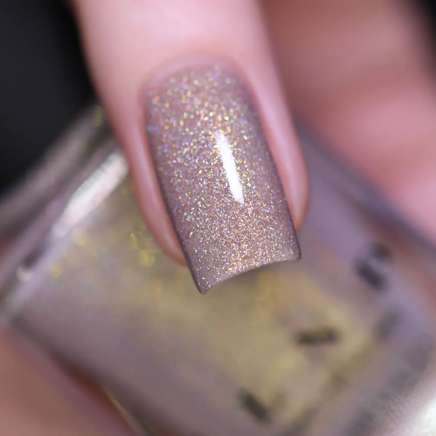 ILNP Ring Bearer nagellack holografisk taupe