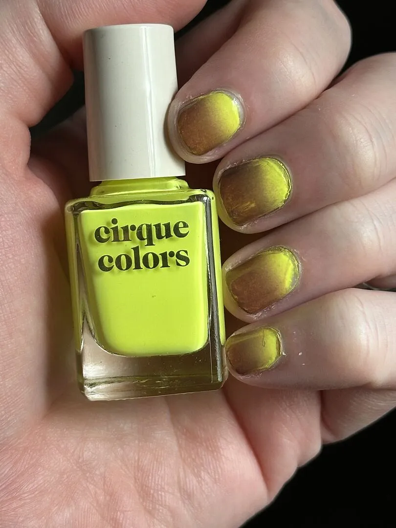 Cirque Colors Vice Suninn nagellack gul neon