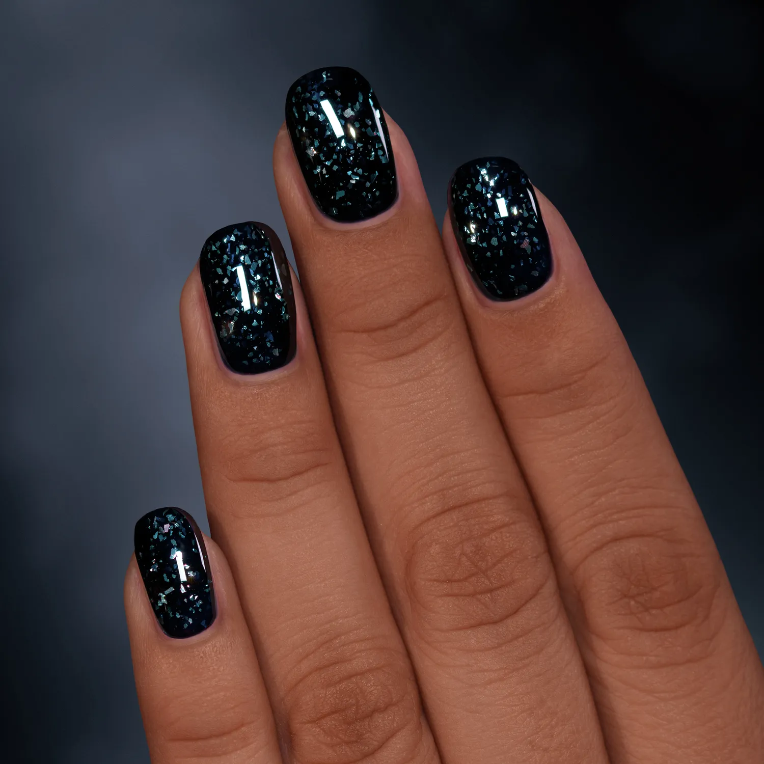 ILNP Opening Night Until Midnight nagellack svart flakie