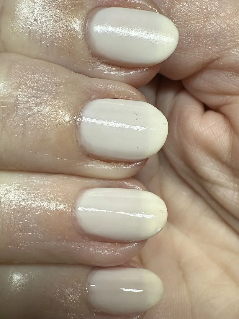 Cirque Colors Linen nagellack mjölkvitt sheer