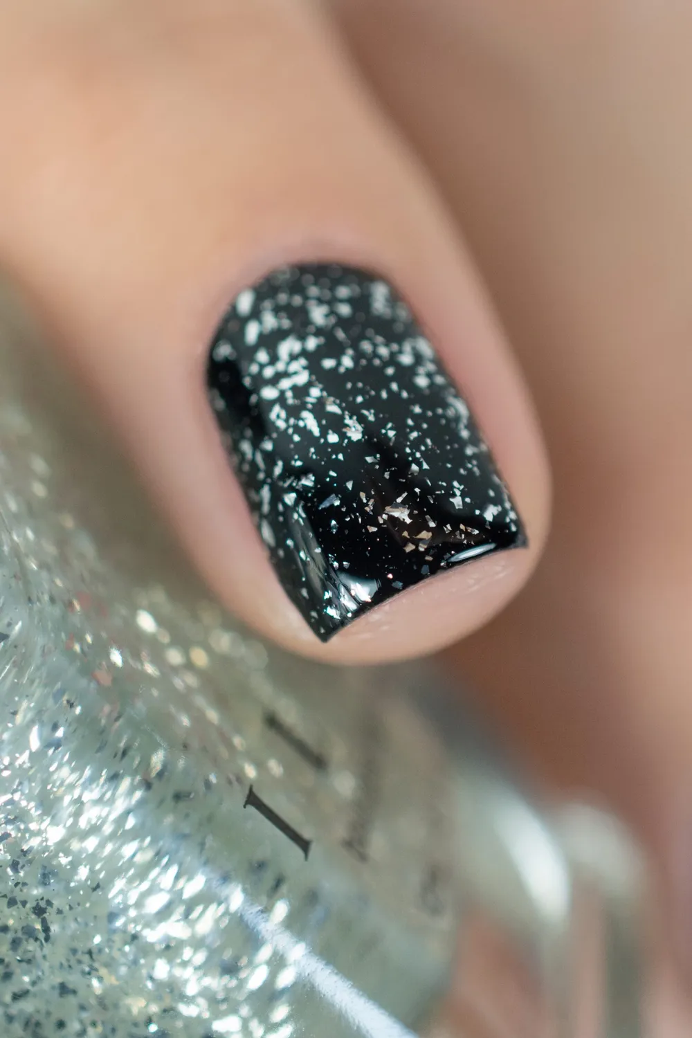ILNP Tinsel nagellack topper silver flakes