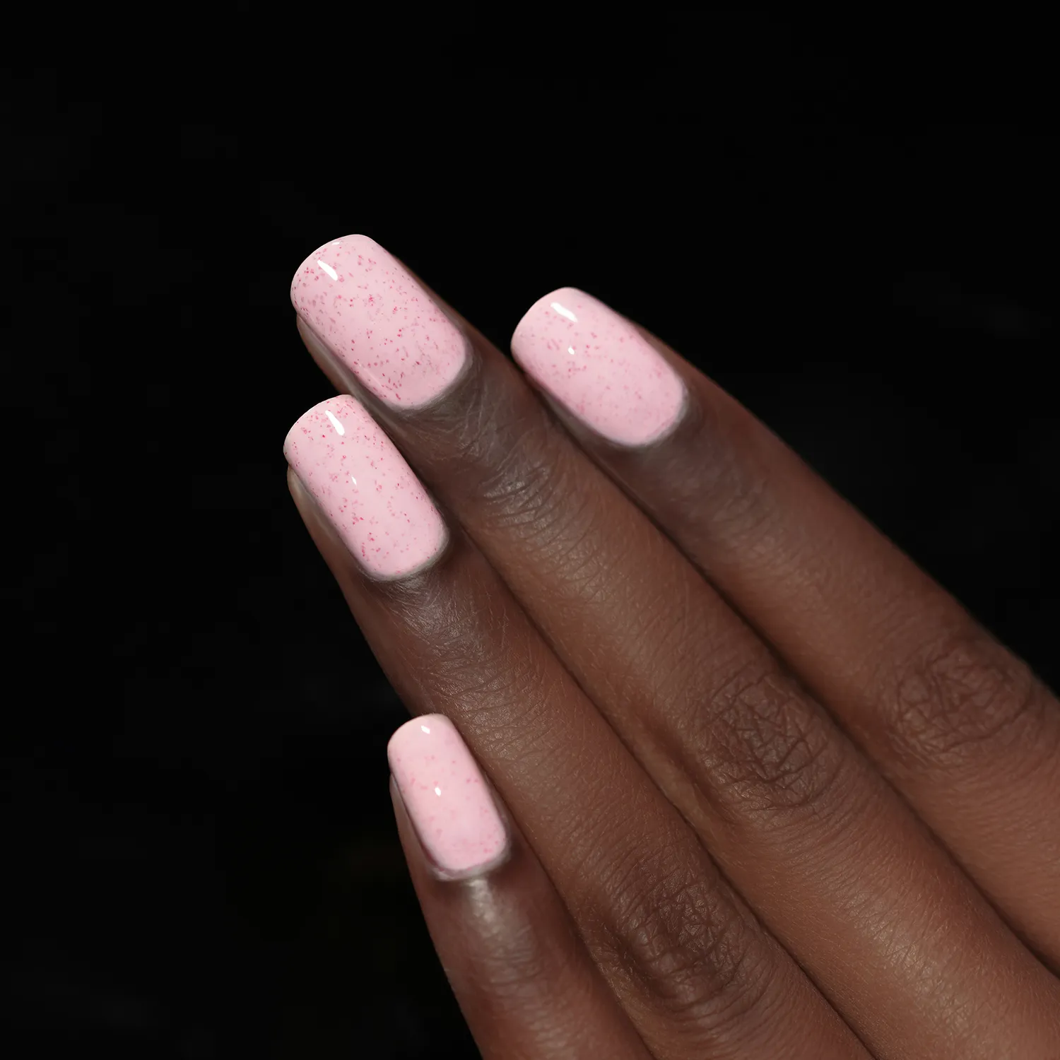 ILNP Hatched Sunday nagellack rosa prickigt