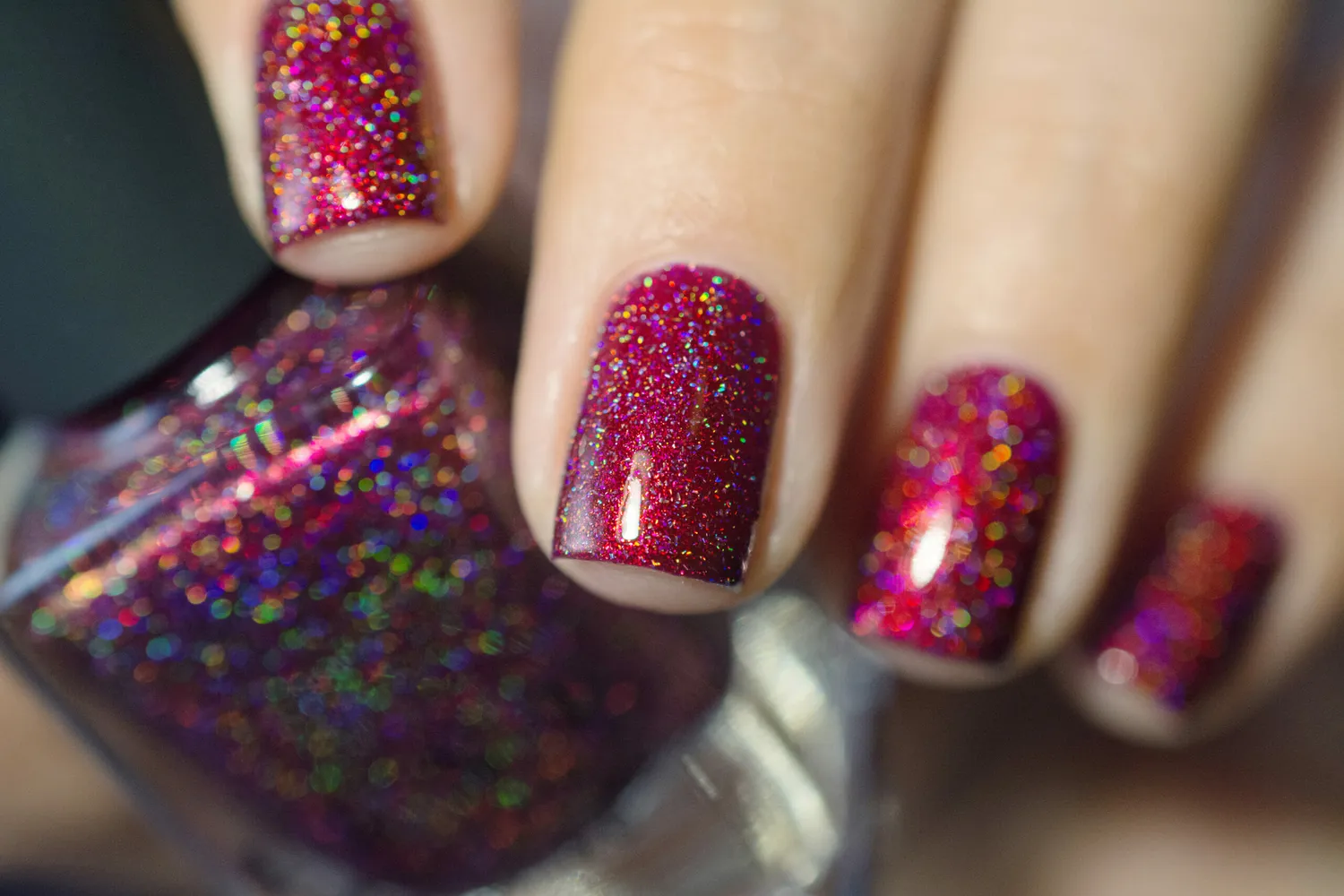 ILNP Rogue nagellack rött holografiskt