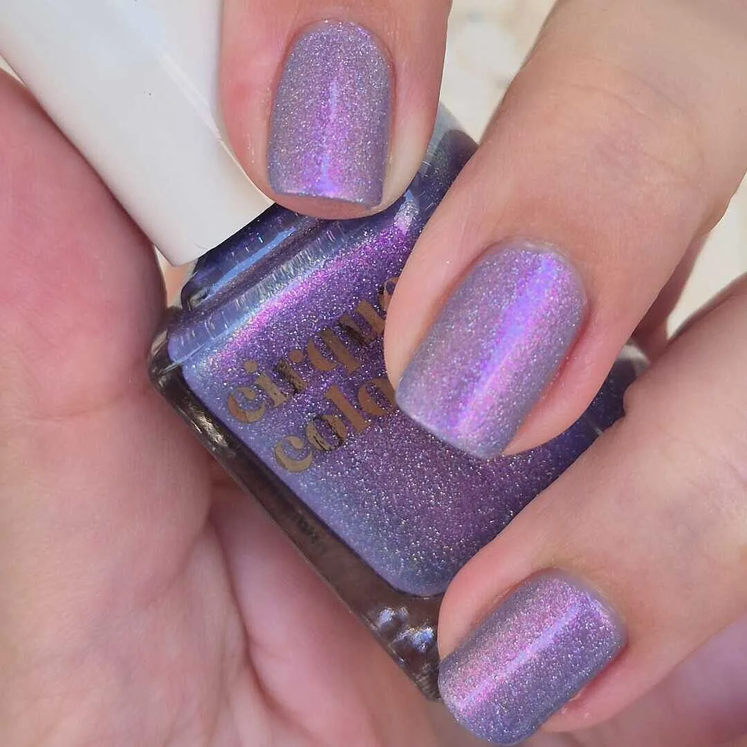 Cirque Colors Showgirl nagellack periwinkle holo